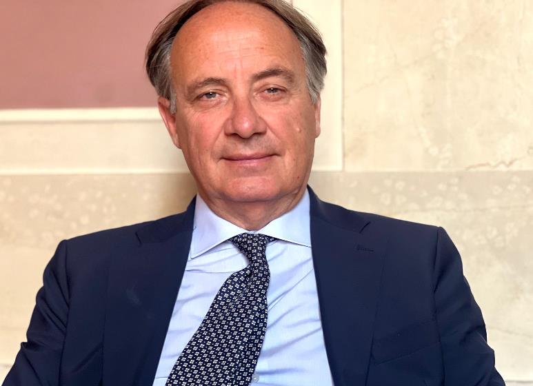 Leo: al via il piano per 32 nuovi scuolabus elettrici nei Comuni. Stanziati 4 milioni di euro